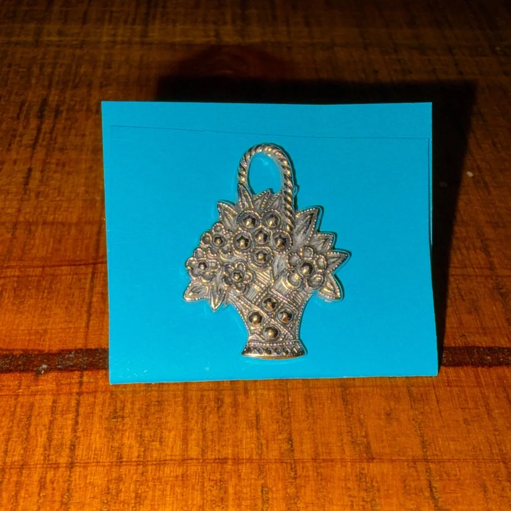 Avon Vintage Silver Floral Basket Pin - Picture 3 of 7